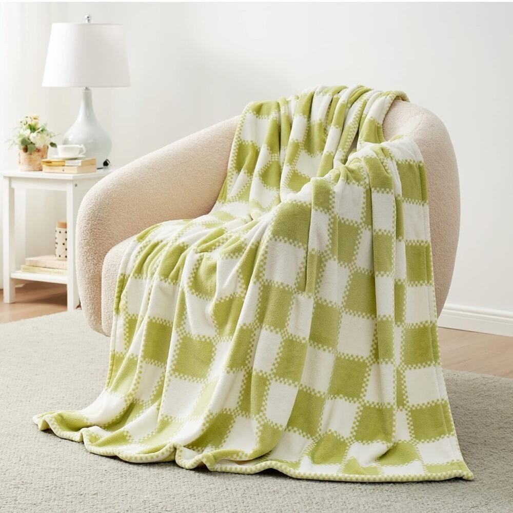 Green Checkered Throw Blanket Ultra Soft MilkyPlush Fleece Checkerboard 50x60 - Picture 4 of 5